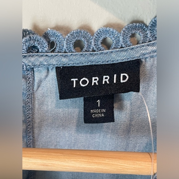 TORRID Flutter Blouse - Denim Medium Wash- Size 1X- New w Tags - Picture 12 of 12